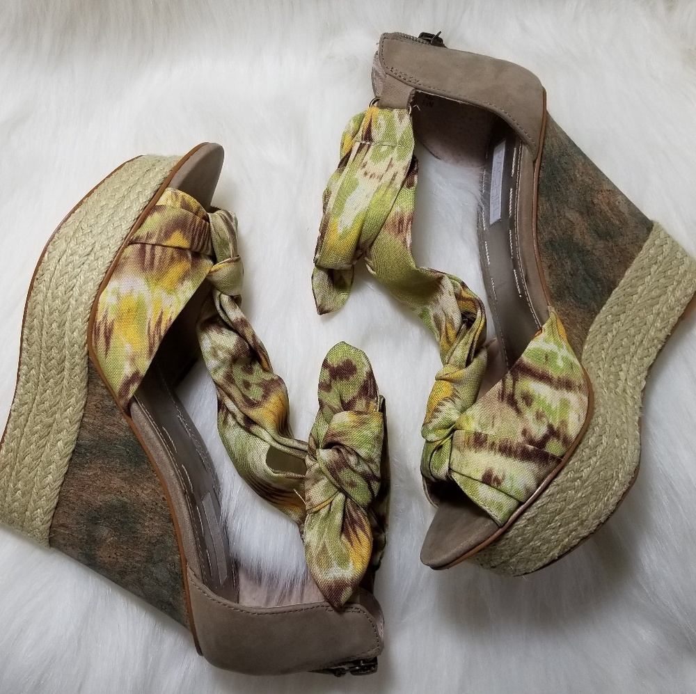 MSRP $139 Rachel Roy Multicolor Print Wedges, 8.5